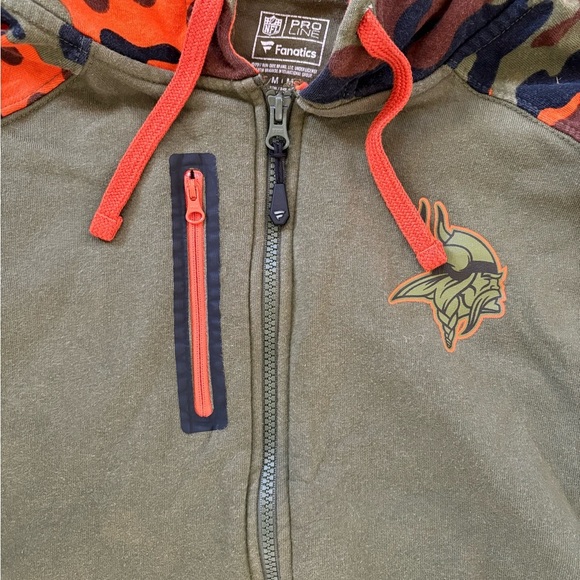 NFL Vikings Camouflage Zip up Sweatshirt for Ultimate Team Spirit - Picture 3 of 7